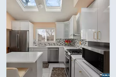 81 Hastings Avenue, Nutley, NJ 07110 - Photo 15