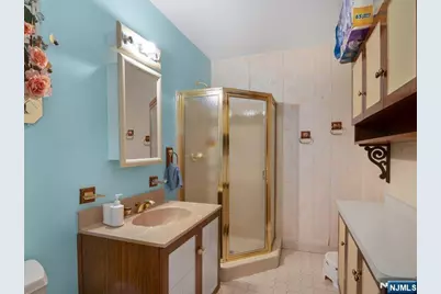 81 Hastings Avenue, Nutley, NJ 07110 - Photo 19