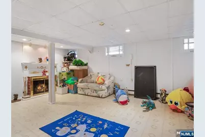 81 Hastings Avenue, Nutley, NJ 07110 - Photo 23