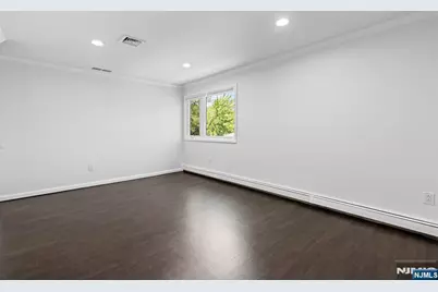 275 Alfred Avenue, Englewood Cliffs, NJ 07632 - Photo 37
