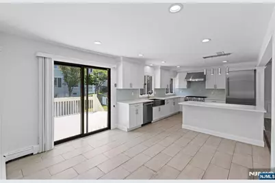 275 Alfred Avenue, Englewood Cliffs, NJ 07632 - Photo 17