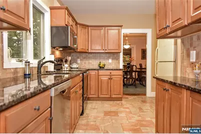 255 Pearsall Avenue, Ridgewood, NJ 07450 - Photo 15