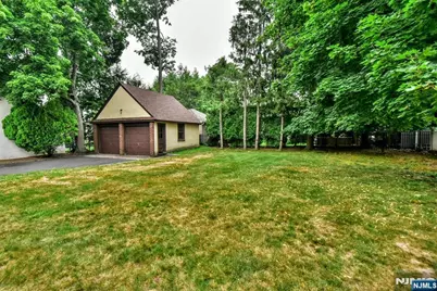 255 Pearsall Avenue, Ridgewood, NJ 07450 - Photo 33