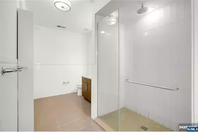 9 Somerset Lane 202 #202, Edgewater, NJ 07020 - Photo 9