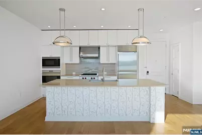 9 Somerset Lane 202 #202, Edgewater, NJ 07020 - Photo 5