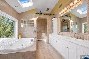 703 Stewart St, Ridgefield, NJ 07657 - Photo 27