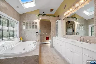 703 Stewart St, Ridgefield, NJ 07657 - Photo 29