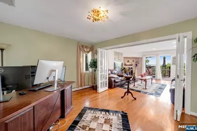 703 Stewart Street, Ridgefield, NJ 07657 - Photo 7
