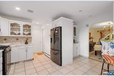 703 Stewart Street, Ridgefield, NJ 07657 - Photo 13