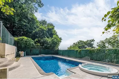 703 Stewart Street, Ridgefield, NJ 07657 - Photo 21