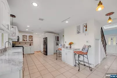 703 Stewart Street, Ridgefield, NJ 07657 - Photo 15