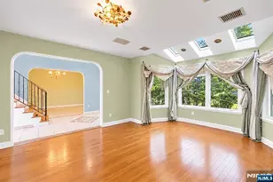 703 Stewart St, Ridgefield, NJ 07657 - Photo 7