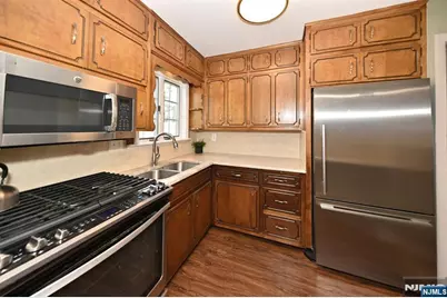 14-01 Floral Avenue, Fair Lawn, NJ 07410 - Photo 9