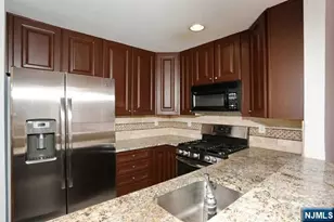 261 Riverwalk Way Q174, Clifton, NJ 07014 - Photo 7