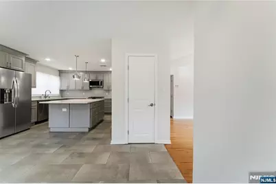 312 Glen Avenue, Palisades Park, NJ 07650 - Photo 11