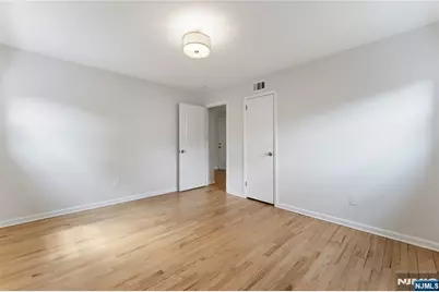 312 Glen Avenue, Palisades Park, NJ 07650 - Photo 23