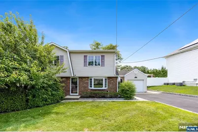 182 Coombs Drive, Paramus, NJ 07652 - Photo 3