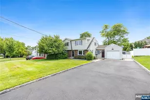 182 Coombs Dr, Paramus, NJ 07652 - Photo 1