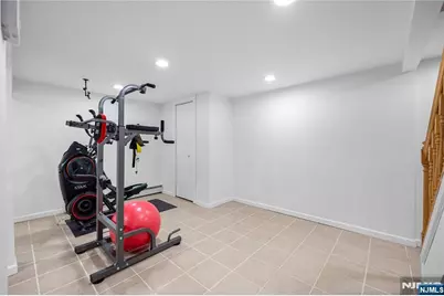 182 Coombs Drive, Paramus, NJ 07652 - Photo 31