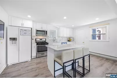 182 Coombs Drive, Paramus, NJ 07652 - Photo 21