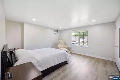 182 Coombs Drive, Paramus, NJ 07652 - Photo 37