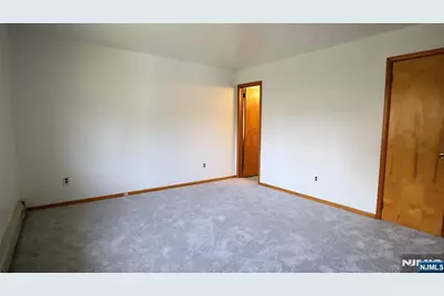538 Hillside Street 2 #2, Ridgefield, NJ 07657 - Photo 9