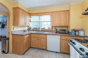 253 Merrison St, Teaneck Township, NJ 07666 - Photo 5