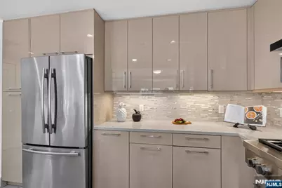 100 Eton Row 302 #302, Weehawken, NJ 07086 - Photo 5
