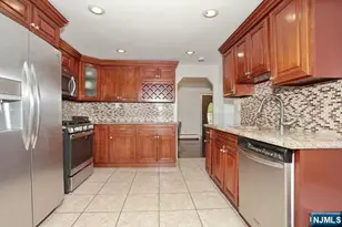212 Washington Ave, Elmwood Park, NJ 07407 - Photo 9