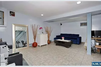 212 Washington Avenue, Elmwood Park, NJ 07407 - Photo 15