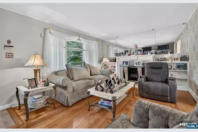 105 Baldwin Place, Bloomfield, NJ 07003 - Photo 5