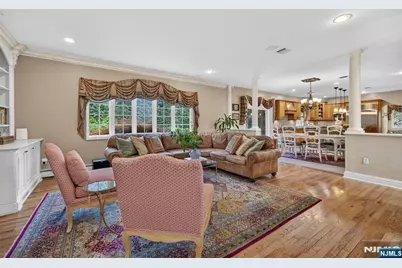 33 Crestwood Drive, Glen Rock, NJ 07452 - Photo 7