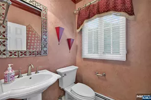 33 Crestwood Dr, Glen Rock, NJ 07452 - Photo 15