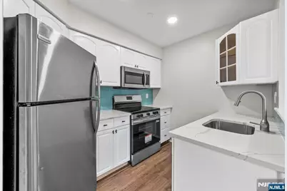 88 Boulevard 304 #304, Passaic, NJ 07055 - Photo 7