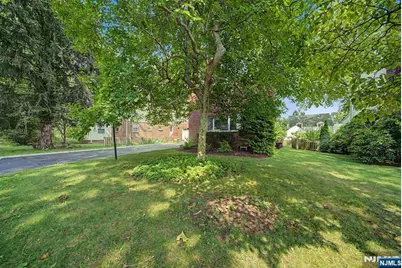34 Esmond Place, Tenafly, NJ 07670 - Photo 3