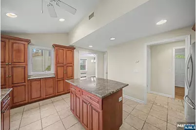 34 Esmond Place, Tenafly, NJ 07670 - Photo 11