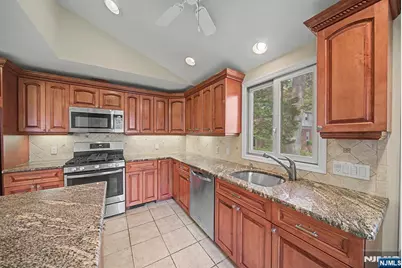 34 Esmond Place, Tenafly, NJ 07670 - Photo 13