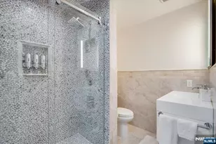 825 Riverside B202, Lyndhurst Township, NJ 07071 - Photo 17