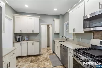 47 Vreeland Avenue, Rutherford, NJ 07070 - Photo 9