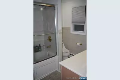 53 Somerville Street, Rochelle Park Township, NJ 07662 - Photo 17