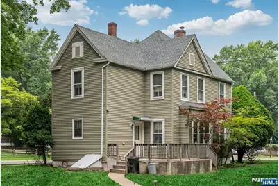 7 Hardenburgh Avenue, Demarest, NJ 07627 - Photo 9
