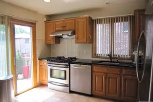 2044 Ellery Ave, Fort Lee, NJ 07024 - Photo 7