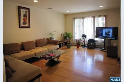 2044 Ellery Avenue, Fort Lee, NJ 07024 - Photo 3