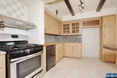 49 S Franklin Avenue, Bergenfield, NJ 07621 - Photo 15