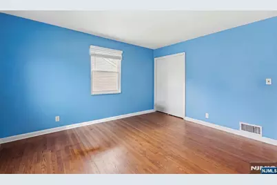 461 Crestwood Avenue, Hackensack, NJ 07601 - Photo 11