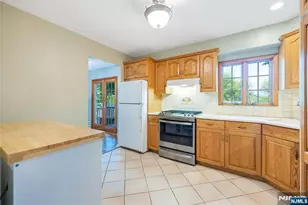 1 Crest Dr, Montvale, NJ 07645 - Photo 9