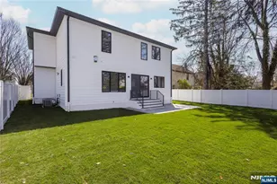 395 Hickory Ave, Paramus, NJ 07652 - Photo 37