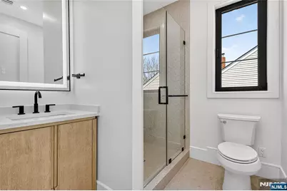 395 Hickory Avenue, Paramus, NJ 07652 - Photo 31