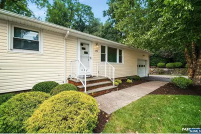 136 Grand Avenue, Park Ridge, NJ 07656 - Photo 3
