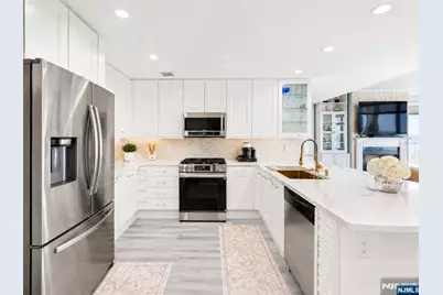 8100 River Road 1005 #1005, North Bergen, NJ 07047 - Photo 5